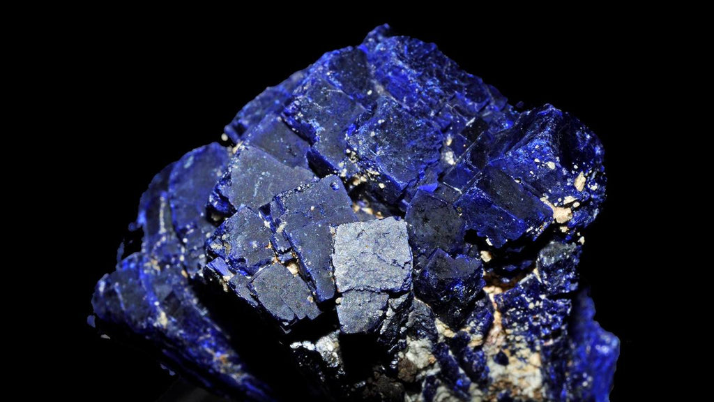 Sapphires: Origins, Quality, Certification and Colors.